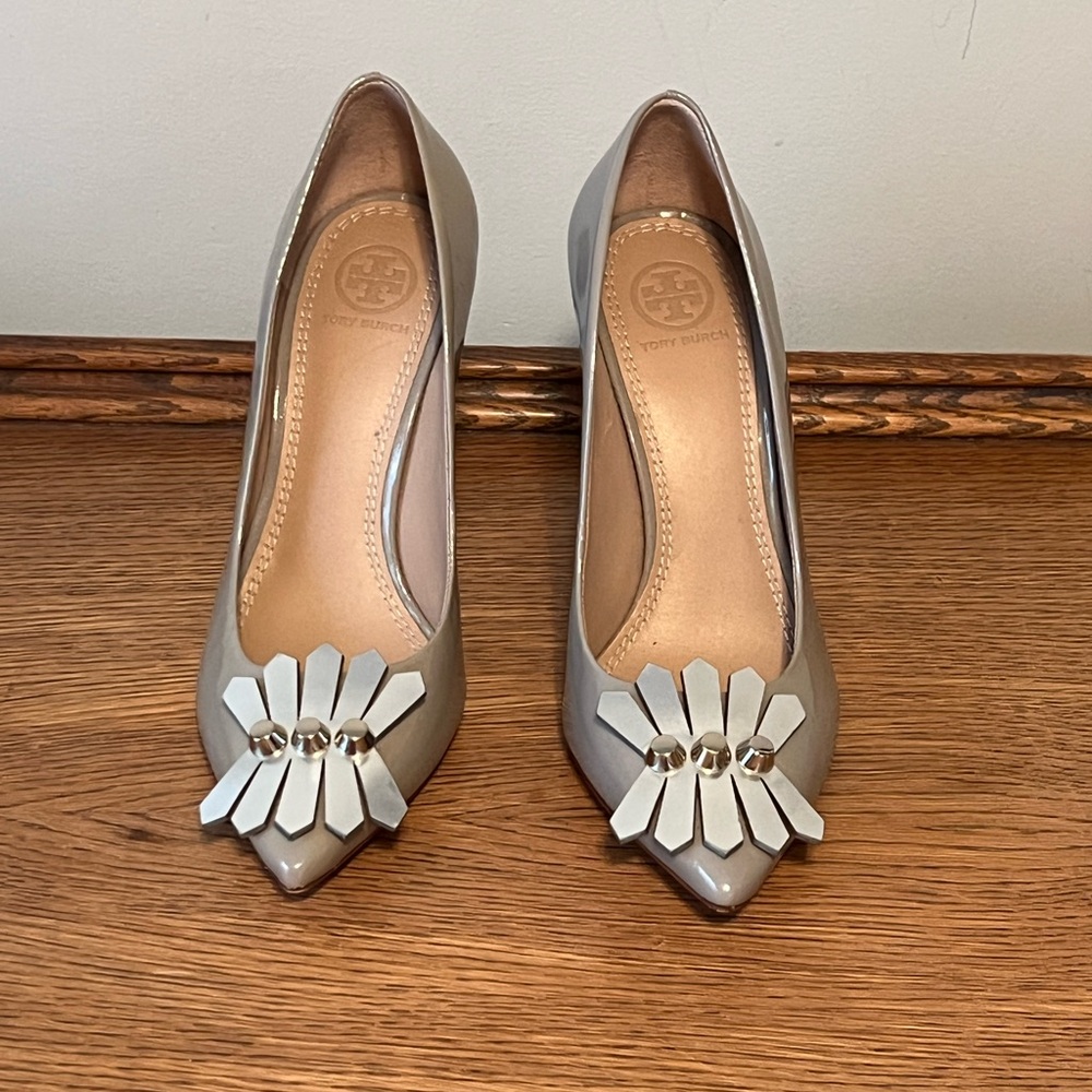 Tory Burch Aurora heel size 7.